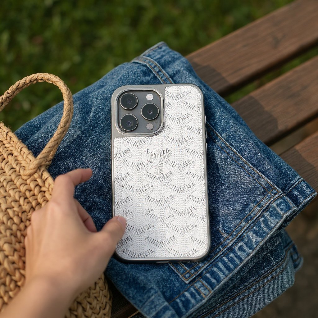 Goyard White Monogram Case